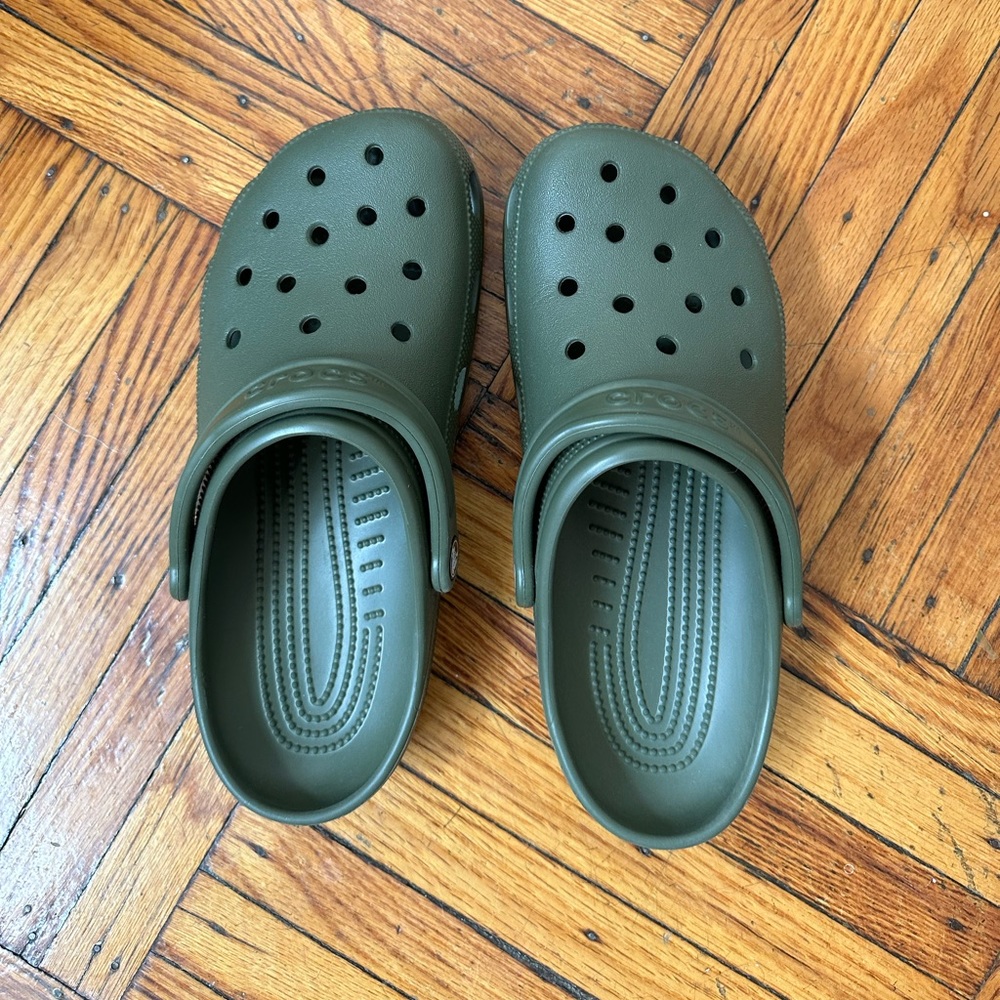 Crocs- Army Green